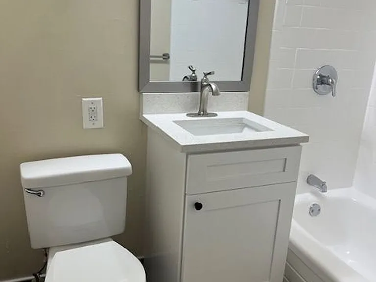 Woods Edge Apartments — Photo 6