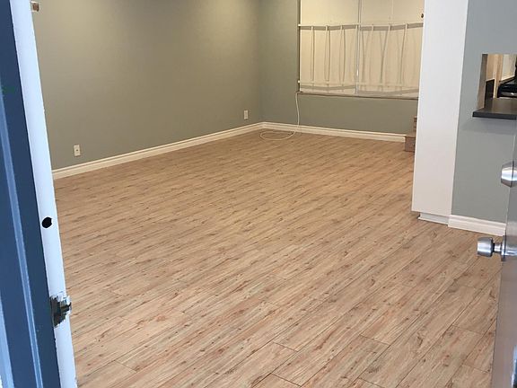 2nd image of 718 N Kings Rd #205