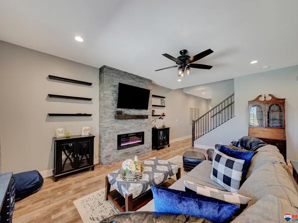 1822 Titan Pl, Hickman, NE 68372