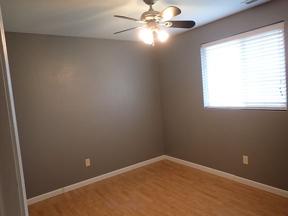 3rd image of 4921 Holly Way