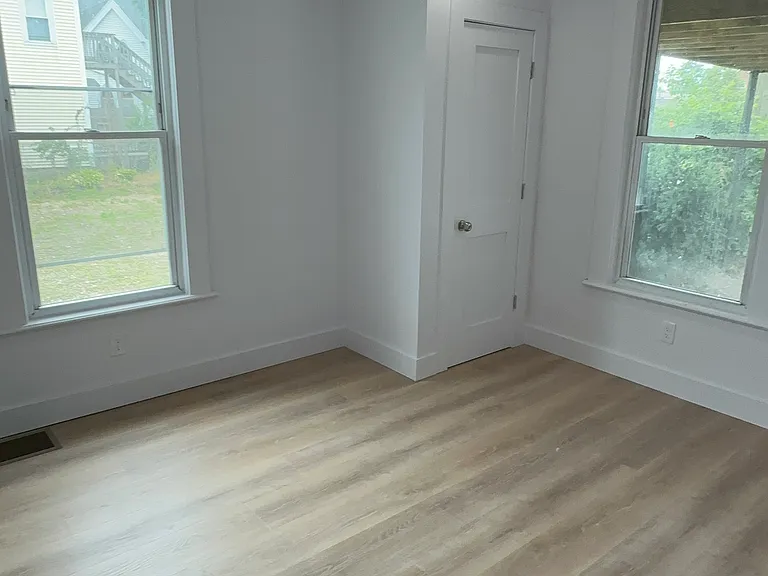26 Rowan St #1 — Photo 4