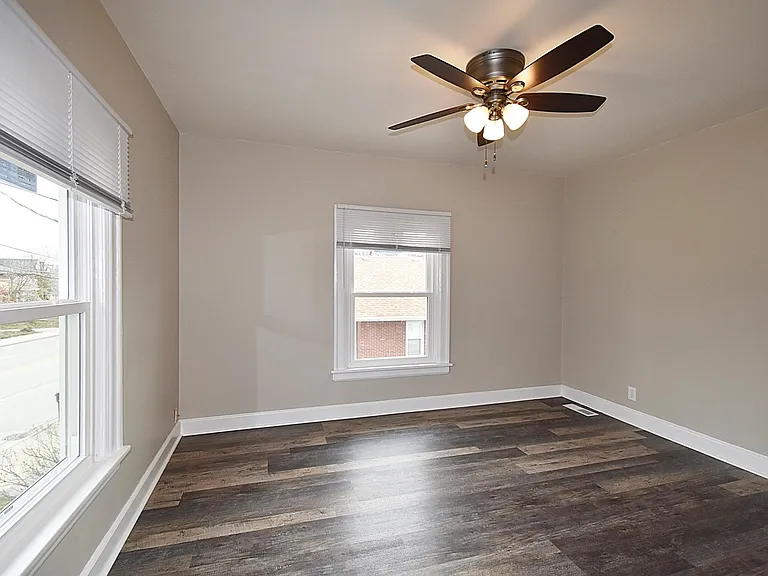 359 W Saint Charles Rd #B — Photo 6
