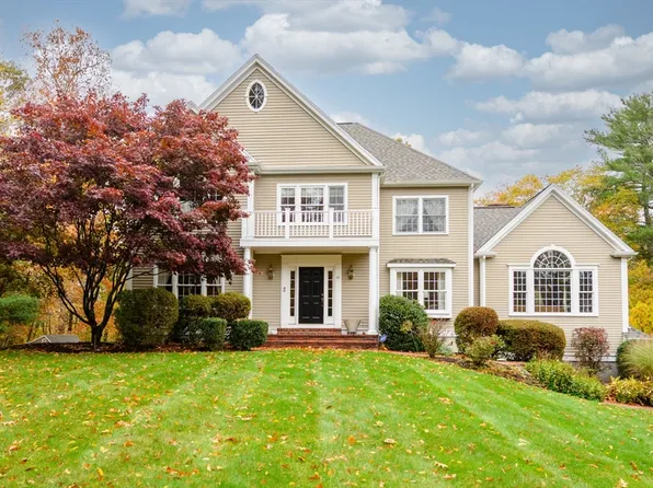 56 Paradise Dr, Norwell, MA 02061