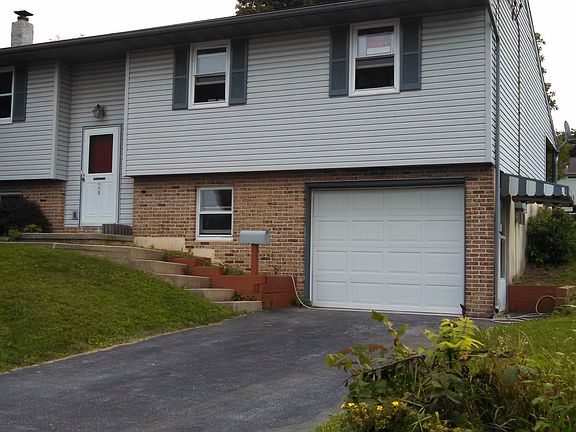 4th image of 24 E Pine St