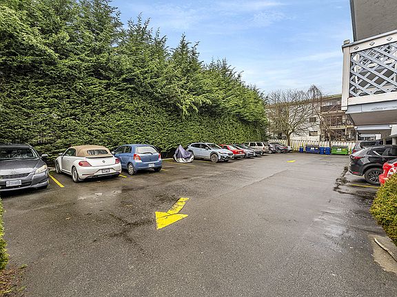 4th image of 455 Superior St #1B-1Ba-660Sqft