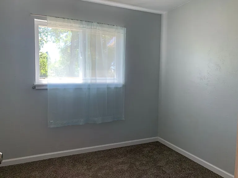 20470 Terry Ln — Photo 32