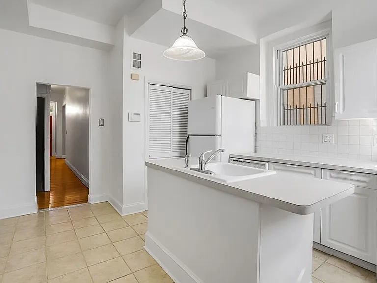 306 R St NW — Photo 18