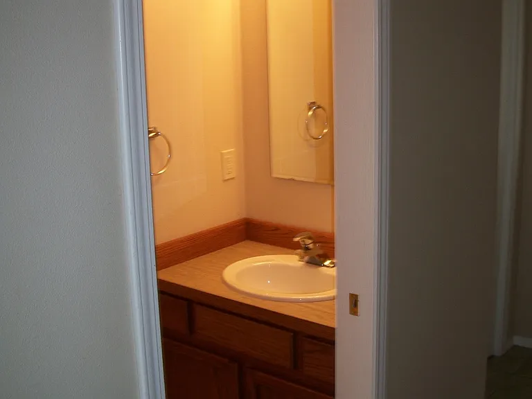1304 W Babcock St #B — Photo 12
