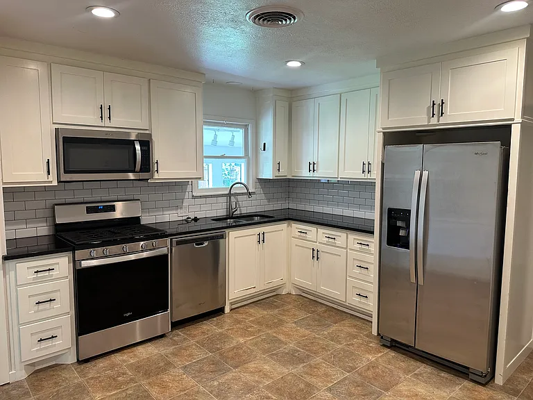1201 W Lovers Ln — Photo 34