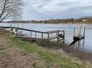 135 River Rd, Pawcatuck, CT 06379