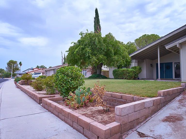 1012 Scott St — Photo 4