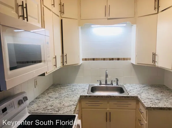 921 N M St, Lake Worth, FL 33460