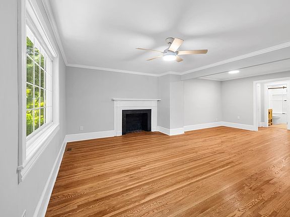 4th image of 8 Amherst Ave