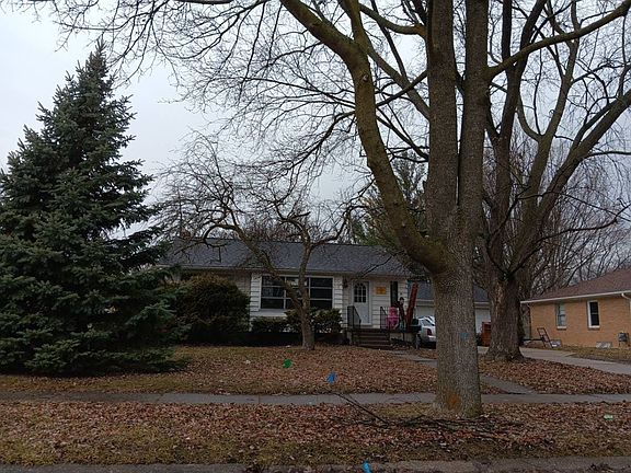 3rd image of 2241 Marshall Ct