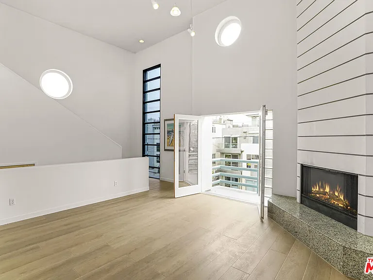 115 Galleon St #A — Photo 7