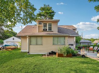2712 Dean Ave, Des Moines, IA 50317