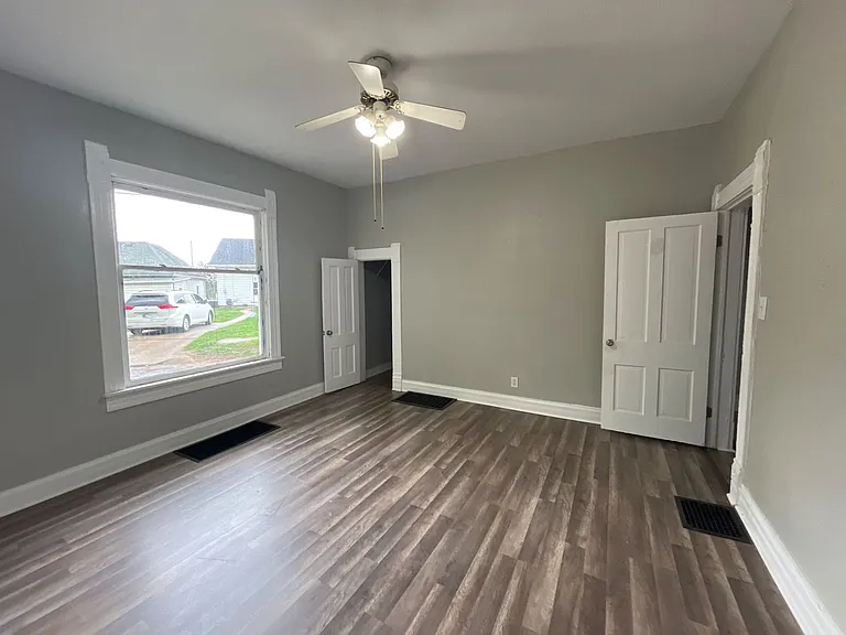 1210 W Powers St — Photo 6