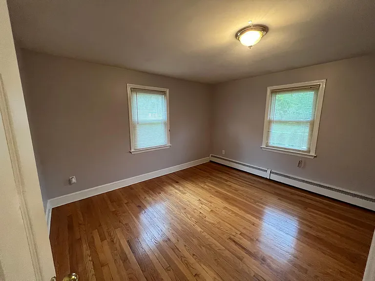 162 Gifford Ave #1 — Photo 7