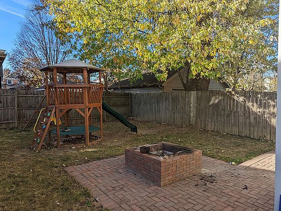 5th image of 3807 Spencer Ave