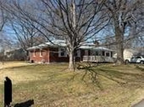 1002 N Metcalf Ter, Louisburg, KS 66053