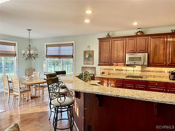 5th image of 891 Dogwood Dell Ln