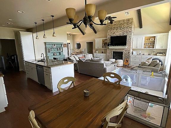 3rd image of 1104 Keely Ct
