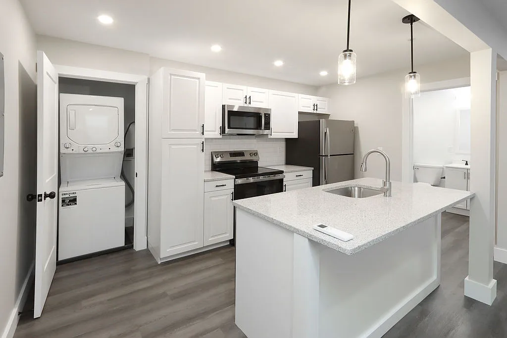 2 bed, 750 sqft, $1,600 — Photo 1