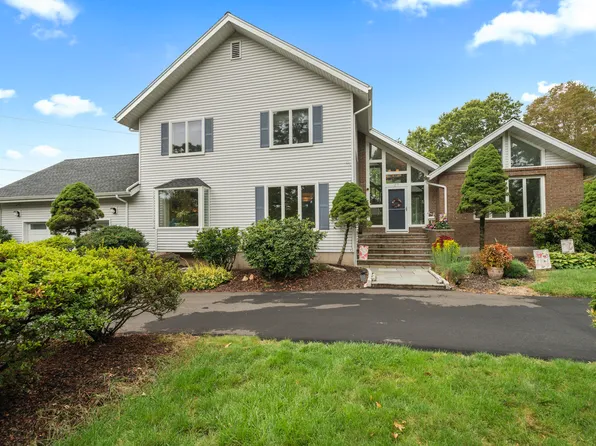 27 Hickory Hill Lane, Branford, CT 06405