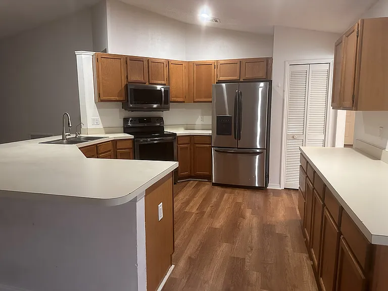 1913 Alafia Oaks Dr — Photo 8