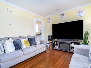 8 Pilgrim Walk, Stamford, CT 06906