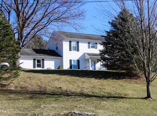 9605 Apple Orchard Dr, Bent Mountain, VA 24059