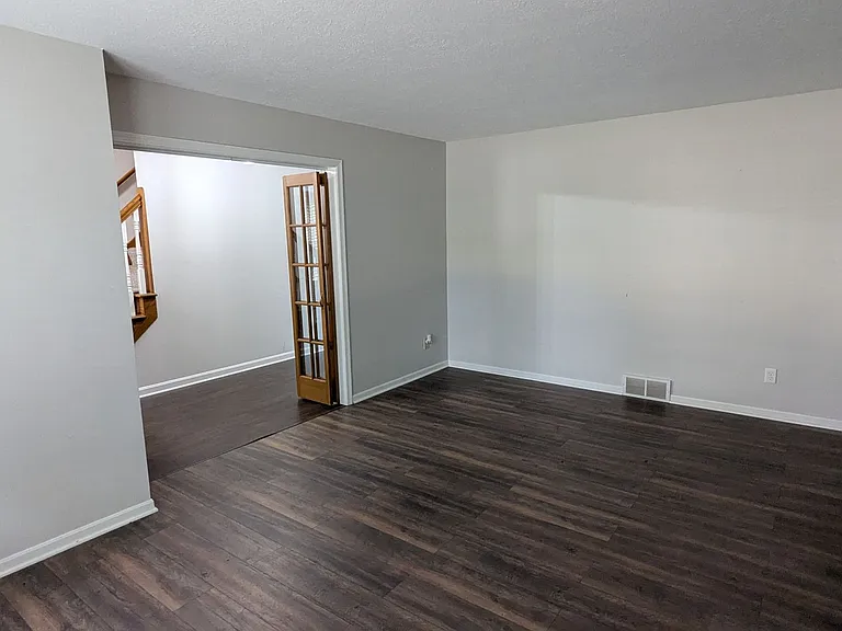 2025 Longfellow St NE — Photo 9