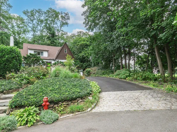 40 Oakland Drive, Port Washington, NY 11050