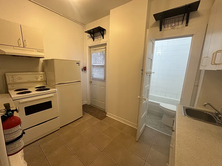322 Cooper St #3 — Photo 3