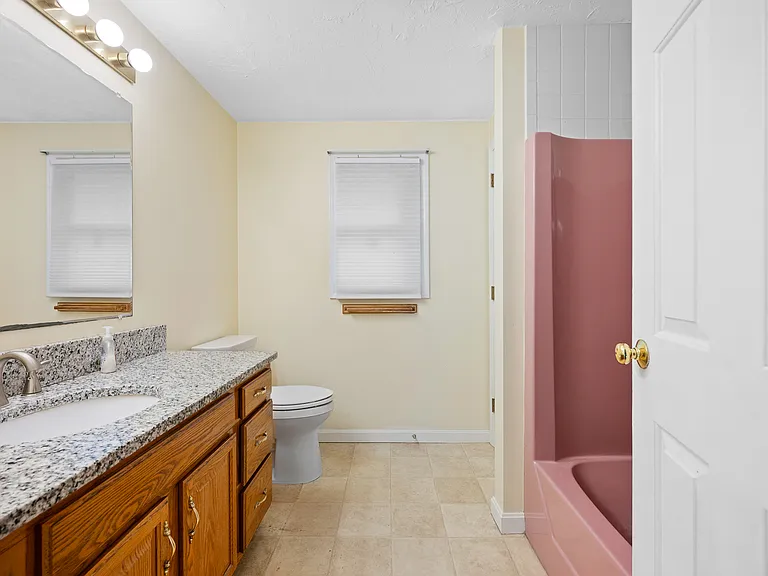 4 Nightingale Dr — Photo 25