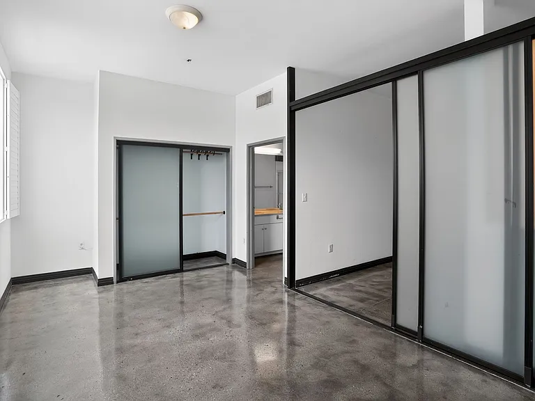 485 W Center Street Promenade — Photo 9