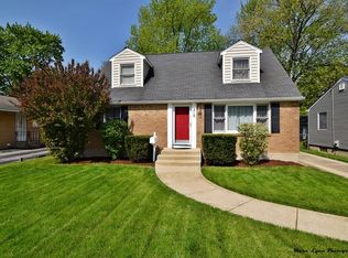 210 N Berteau Ave, Bartlett, IL 60103