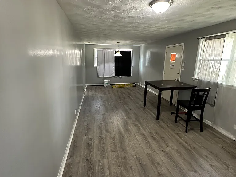 900 W Vermont St #1 — Photo 3