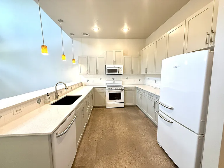 525 K St SW — Photo 8