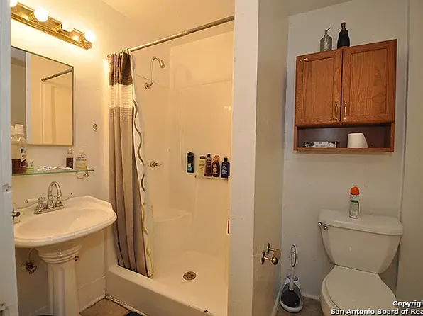 1701 Perez St #2, San Antonio, TX 78207