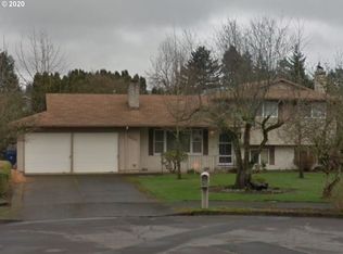 19505 NE Holladay St, Portland, OR 97230