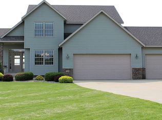 7121 Valley Dr SW, Byron, MN 55920