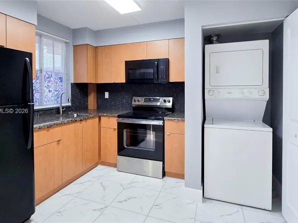 6045 NW 186th St APT 307, Hialeah, FL 33015