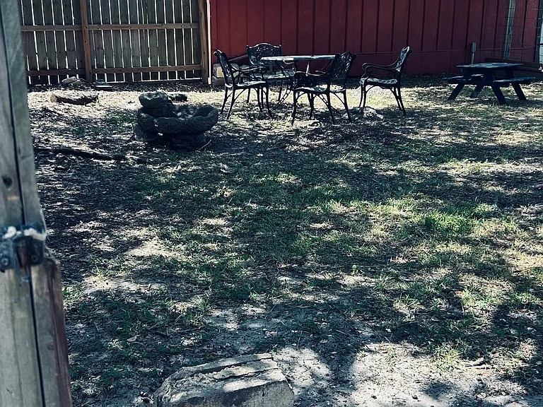 Private Back Yard fenced in