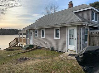 55 Ocean Ave, Halifax, MA 02338