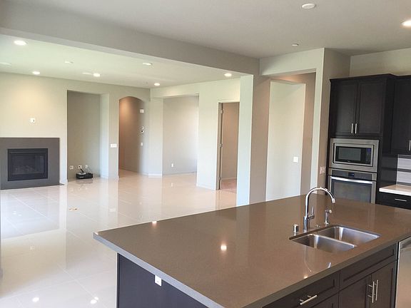 3rd image of 78951 Yorkville Ln