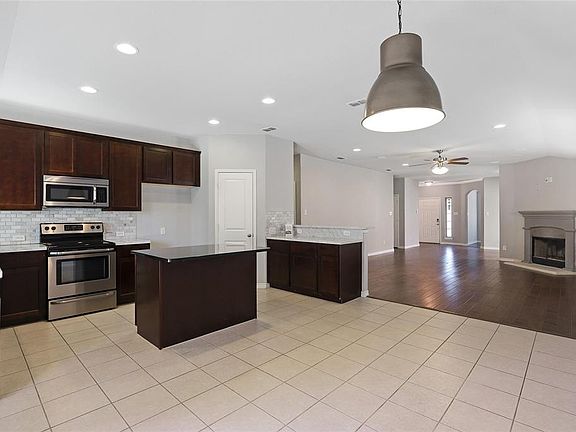 2nd image of 8006 Mountain Knoll Ct