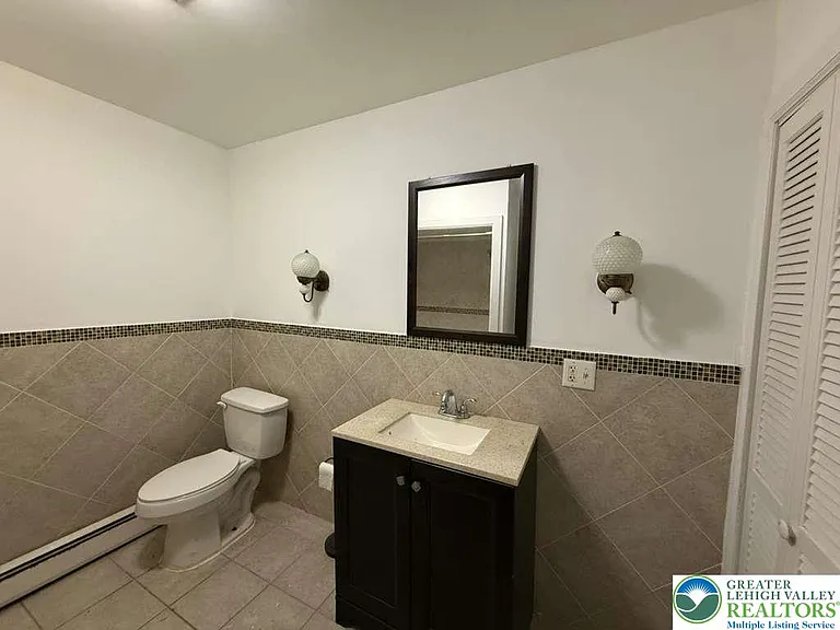338 Washington Blvd — Photo 13