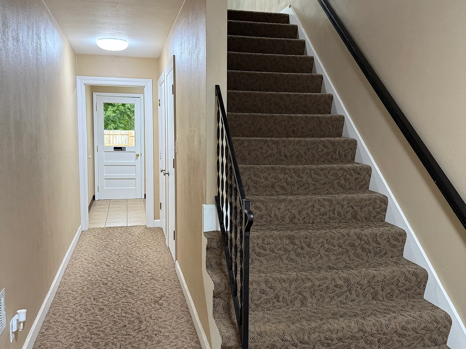 2 bed, 864 sqft, $1,100 — Photo 3