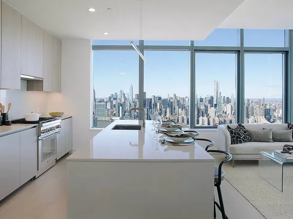 3 Court Sq #4002, Long Island City, NY 11101